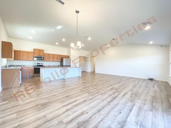 Building Photo - 6117 Oak Psge Dr