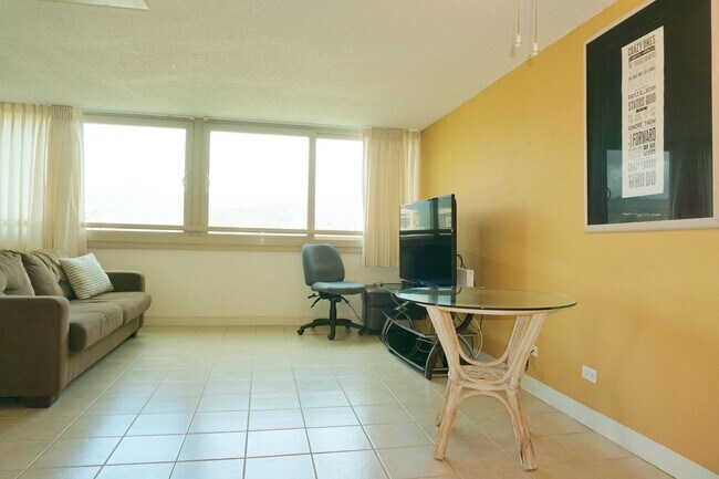 Building Photo - OCEAN VIEWS! FULLY FURNISHED 1/1!