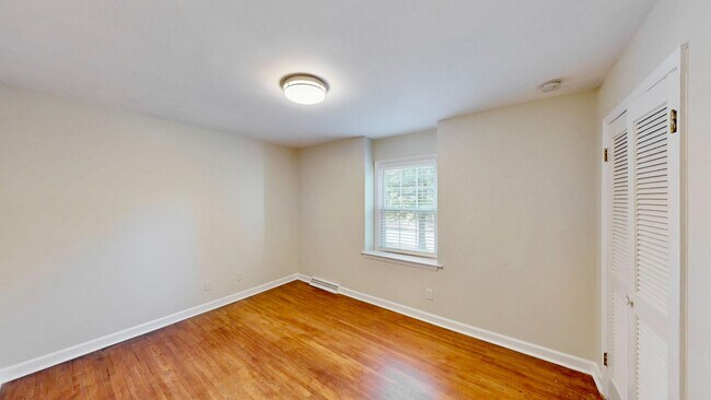 Building Photo - 2844 Goneaway Rd