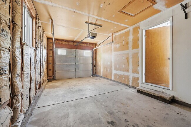 Building Photo - $1,990.95- 3 bed/1 bath Home in Berthoud with a large backyard