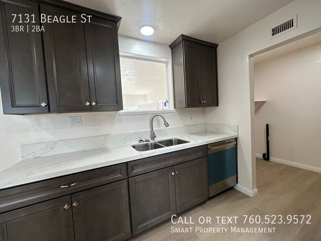 Building Photo - 7131 Beagle St