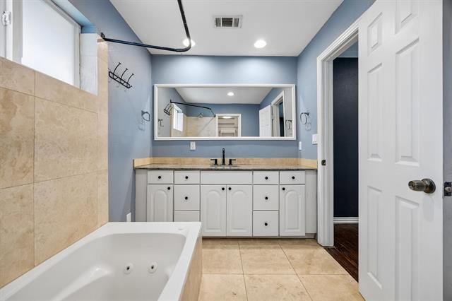 Building Photo - 8618 Lockhaven Dr