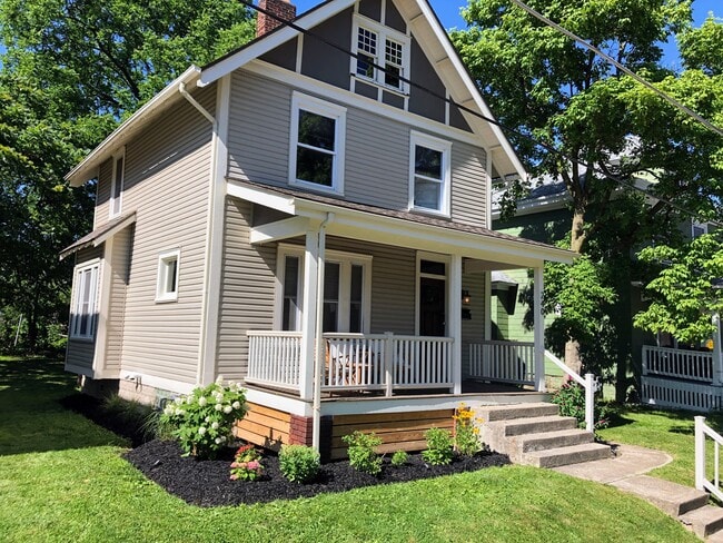 Building Photo - 240 E Duncan St