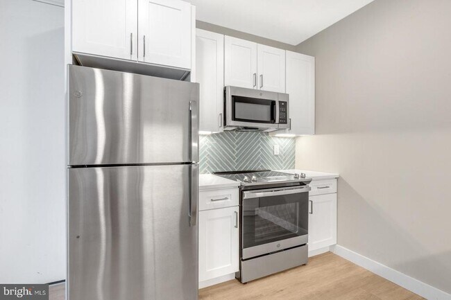 Building Photo - 1144 Frankford Ave