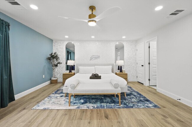 Building Photo - 3321 Ridgehaven St