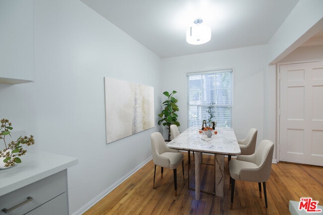 Building Photo - 8563 Holloway Dr