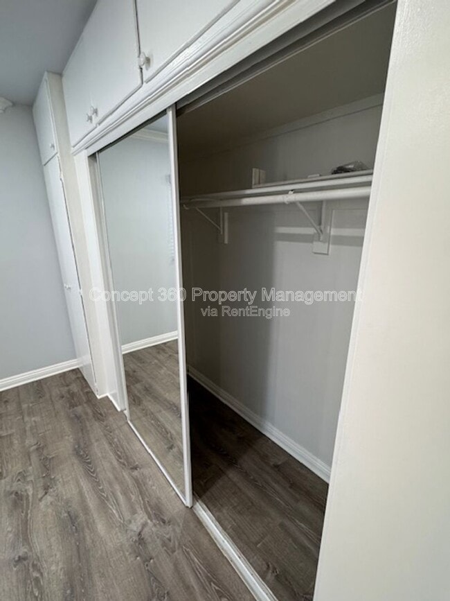 Building Photo - 2061 Lomina Ave