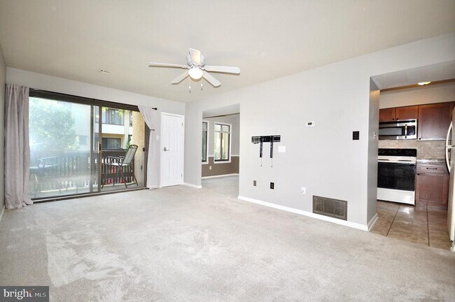 Building Photo - 6 Aspen Way