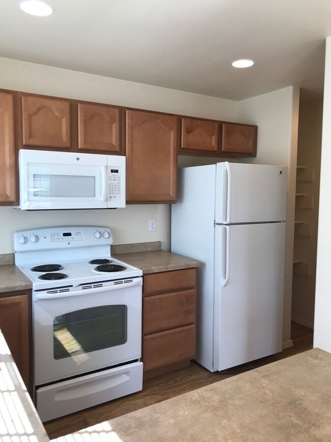 Building Photo - 1 Bedroom 1 Bathroom Condo
