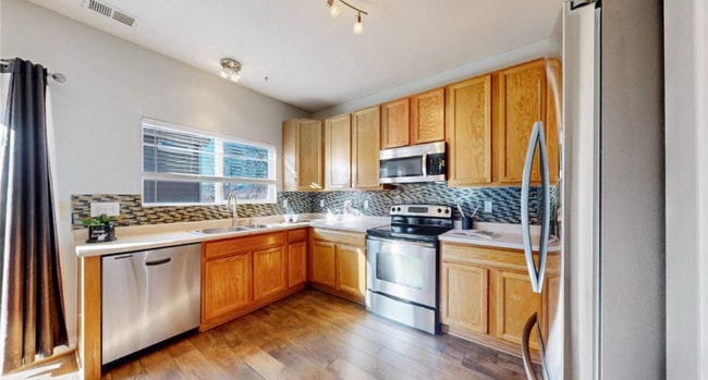 Building Photo - 6898 W Rockland Pl