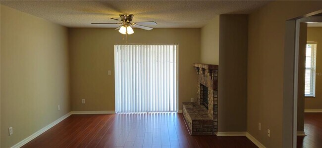 Building Photo - 407 Whitewing Cir