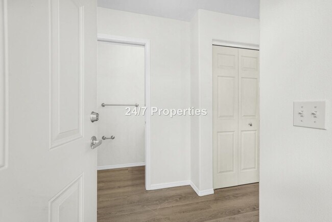 Building Photo - Enticing 3 Bed 1.5 Bath home in NE Salem!