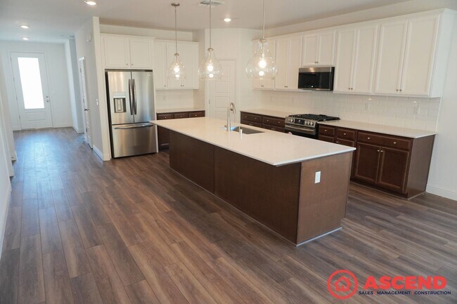 Building Photo - Gorgeous New Build off of Calloway and 7th...