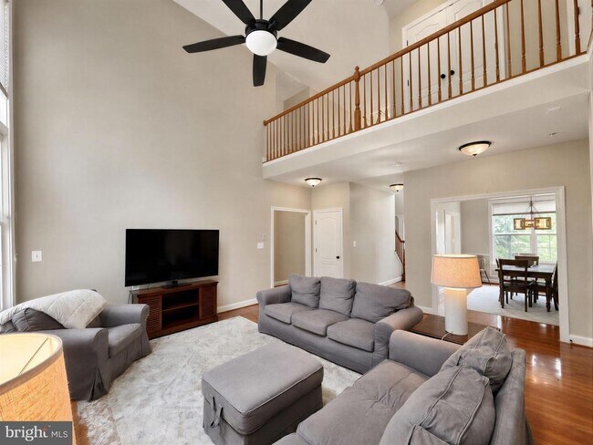 Building Photo - 23017 Holloway Ct