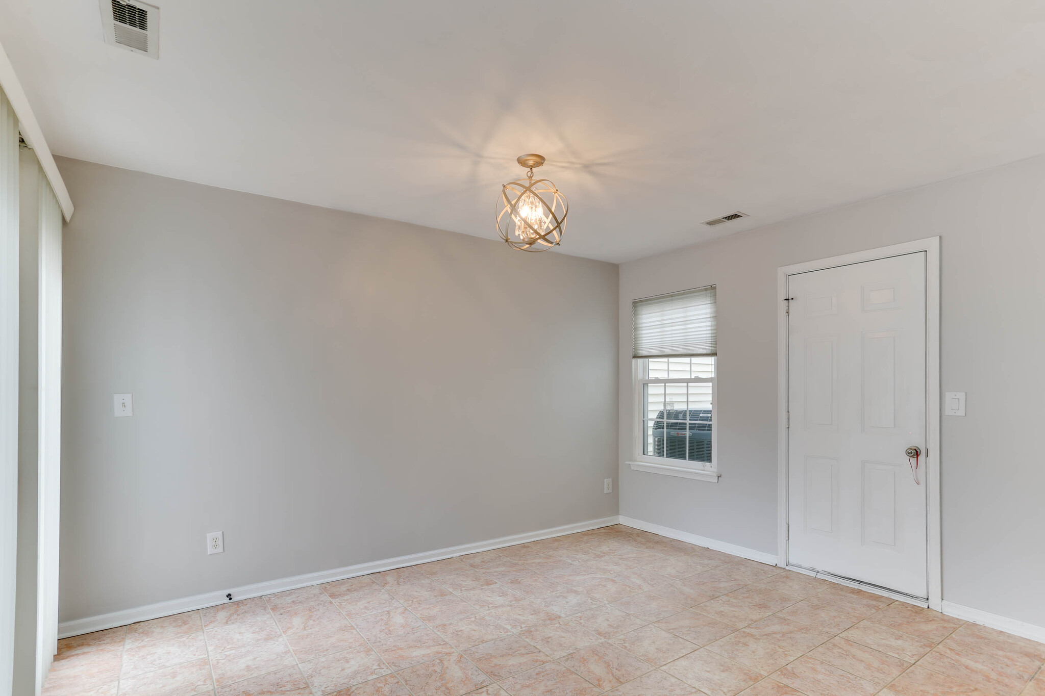Building Photo - 1553 Wynd Crest Way