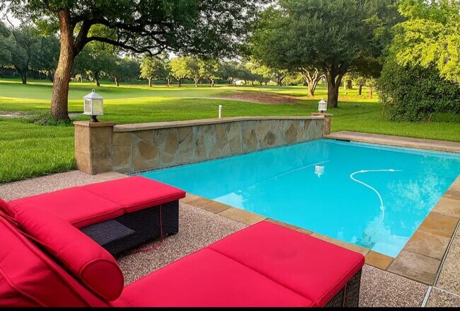 Building Photo - 121 April Waters Dr N