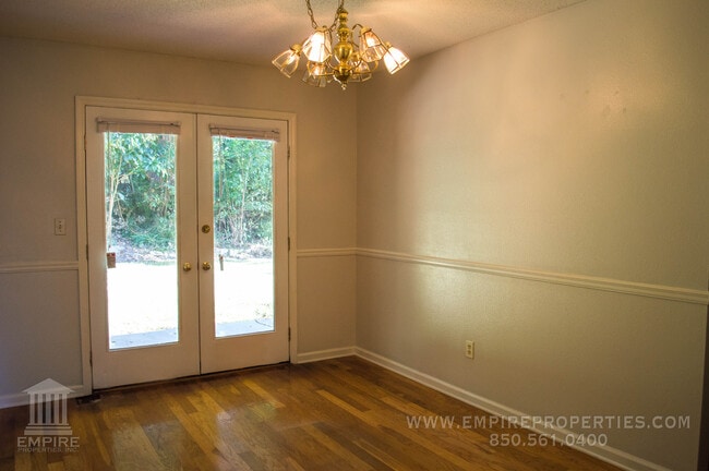 Building Photo - Beautiful Large home off of Mahan