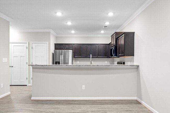 Building Photo - Bright & Beautiful 2BR/ 2BA Condo in Carrollton is NOW available!