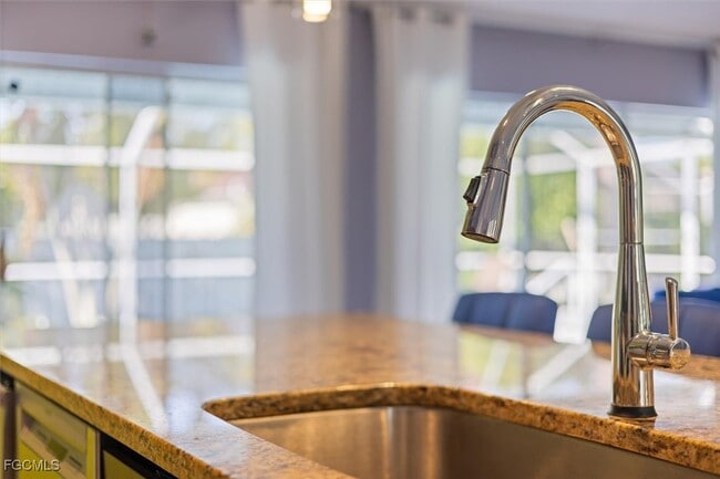 Building Photo - 4516 SW 21st Pl