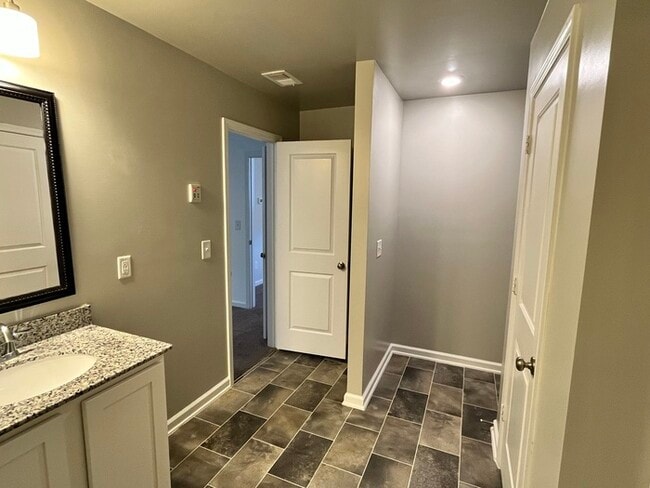 Building Photo - 315 Liliana Dr