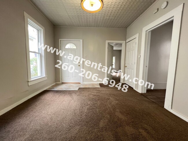 Building Photo - 2 bedroom house -  $300 off the first mont...