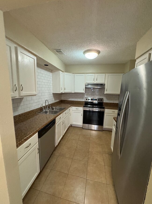 Building Photo - 10138 Inridge