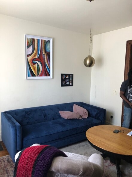 Building Photo - 466 Alexander St