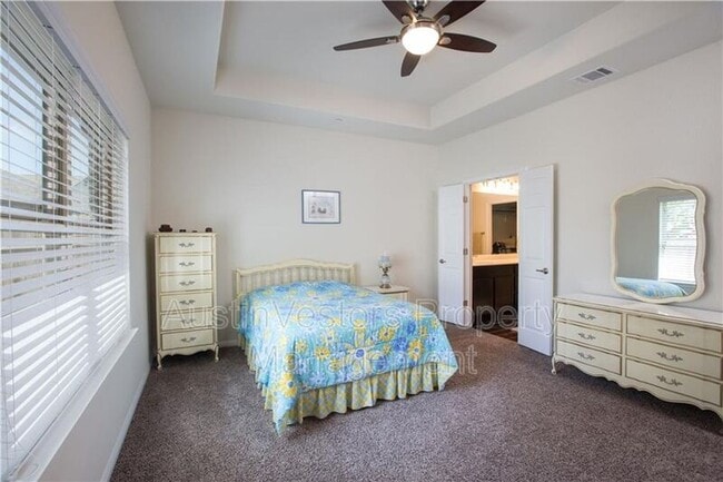 Building Photo - 2304 S Lakeline Blvd