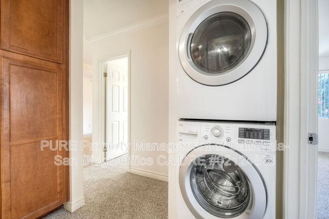 Building Photo - 9909 Azuaga St