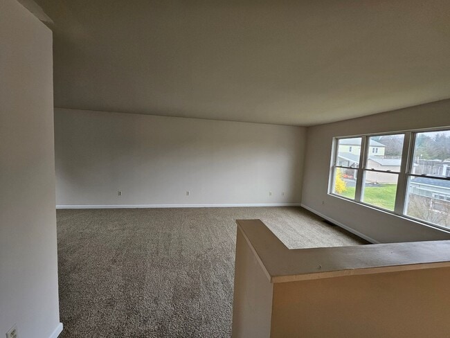 Building Photo - 2105 Circleville Rd
