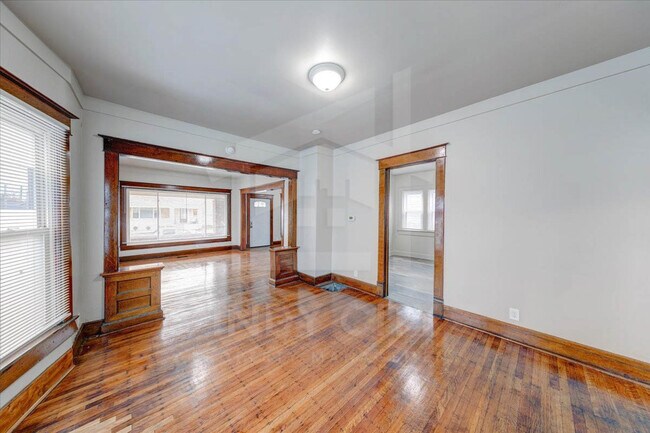 Building Photo - 960 Eastern Ave