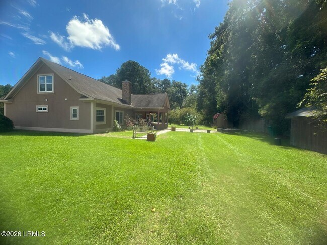 Building Photo - 557 Willie Mae Aiken Dr