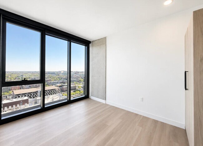 Building Photo - 224 N Ada St