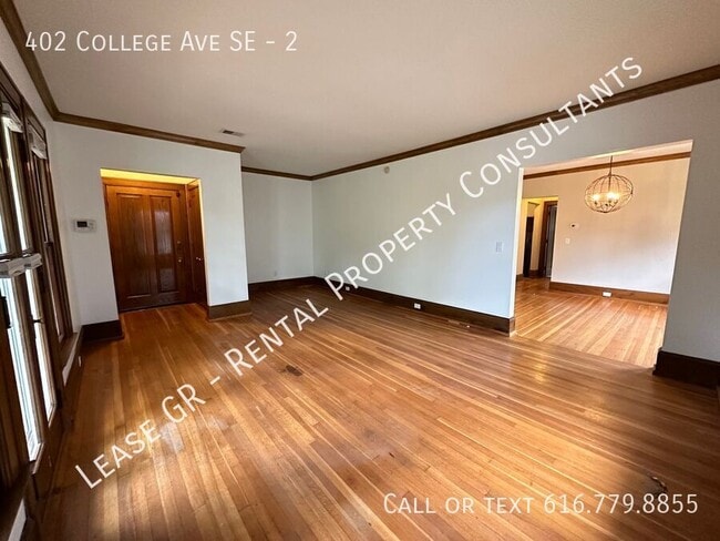 Building Photo - Renovated Two Bedroom in Heritage Hill