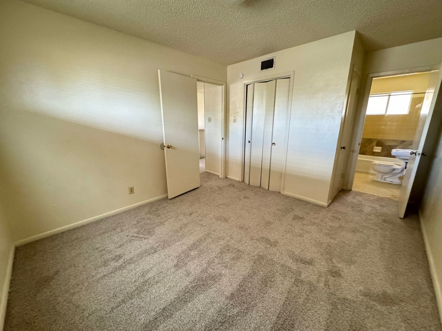 Building Photo - 808 Safady Ave