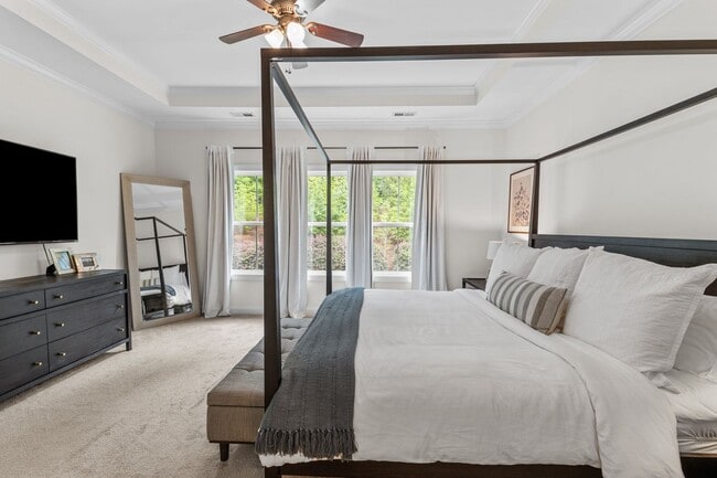 Building Photo - Gorgeous 3 Bedroom Townhome w/ Premium Fin...
