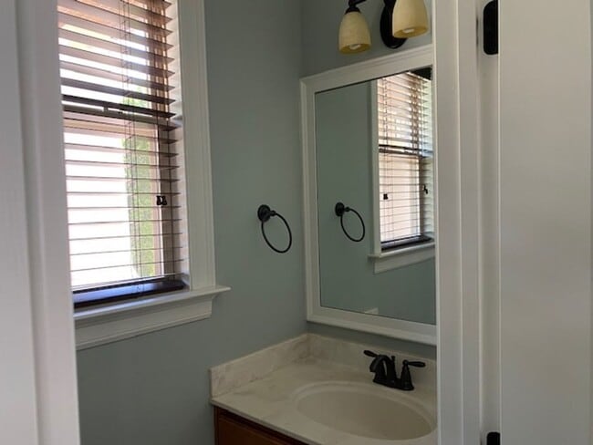 Building Photo - 1352 Legendary Ln