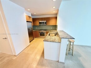 Building Photo - 1050 Brickell Ave