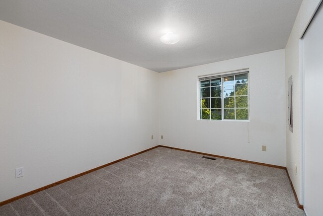 Building Photo - Charming 3-Bedroom Duplex Minutes from JBL...