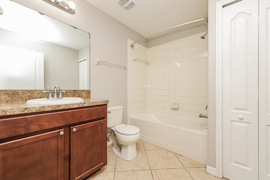 Building Photo - 1121 Seminole Sky Dr