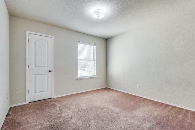 Building Photo - 712 Whitemarsh Dr