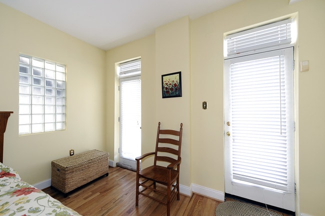 Building Photo - 1757 T Street NWUnit C