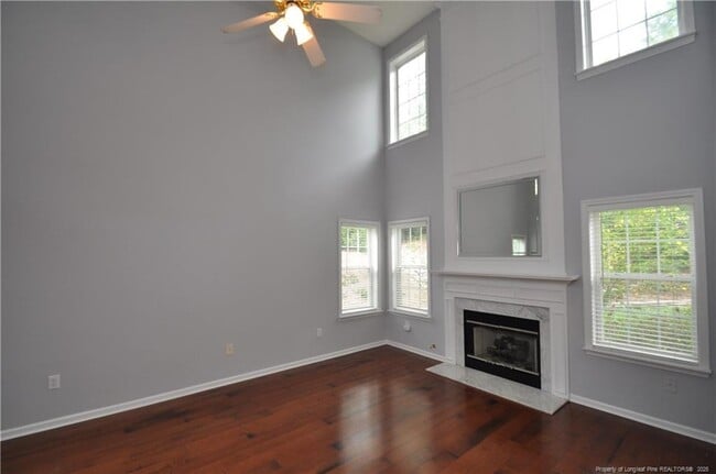 Building Photo - 806 Brickstone Dr