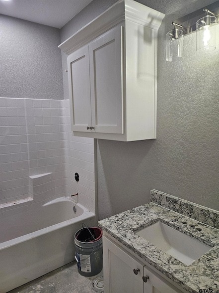 Building Photo - 100 Cook St