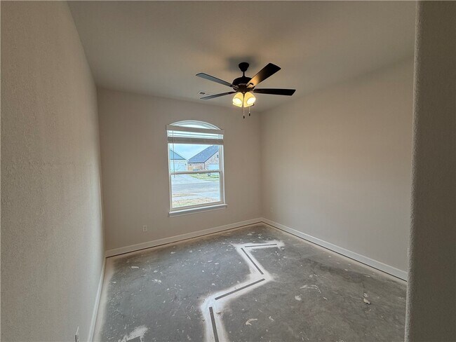 Building Photo - 1900 Bugg St