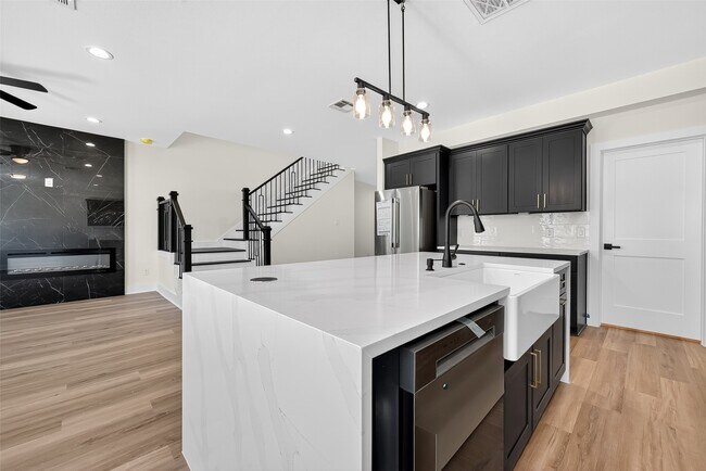 Building Photo - 12315 New Jordan Ln