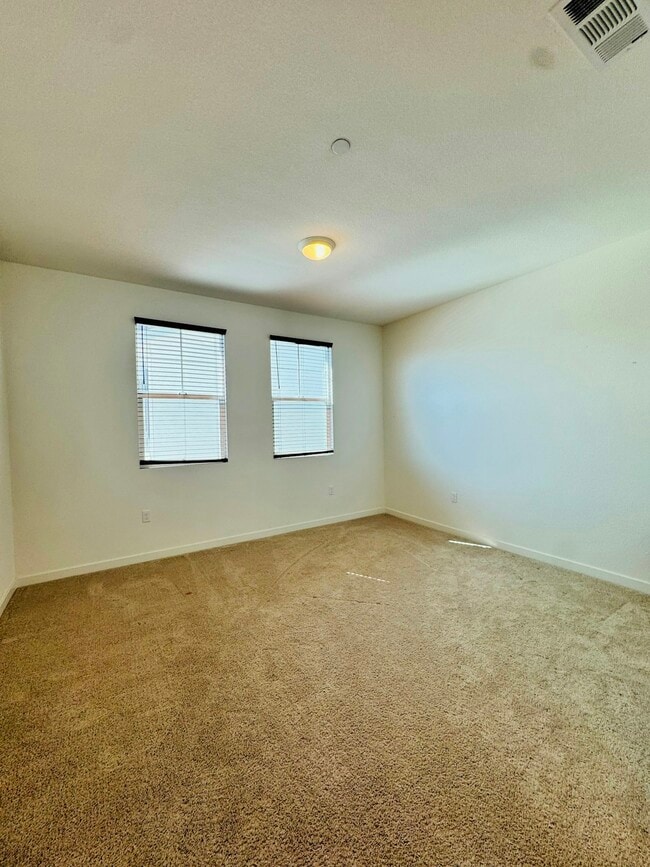 Building Photo - 5440 Guenoc Valley Ln