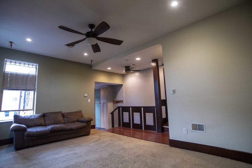 living room - 1003 Chestnut St
