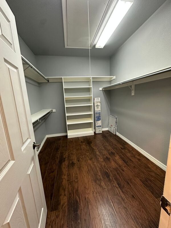 Building Photo - 1004 Colonial Dr