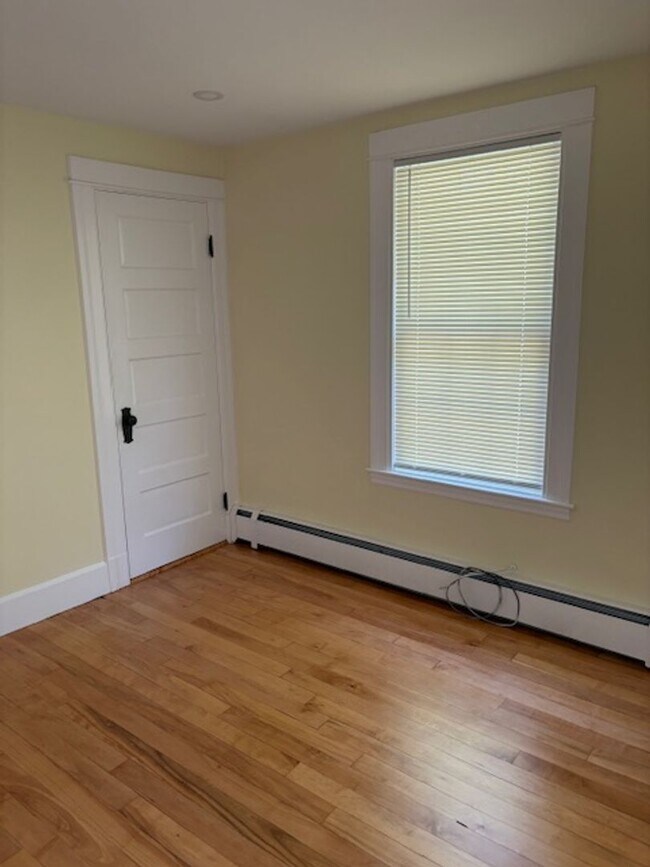 Building Photo - 8-8 Forest St